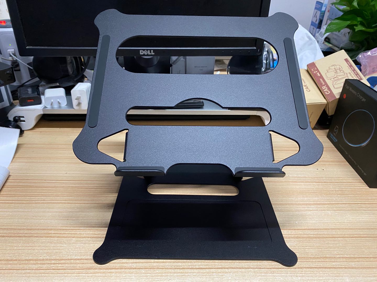 MacRush Adjustable Aluminum Laptop Stand — Comfort, Style, Productivity